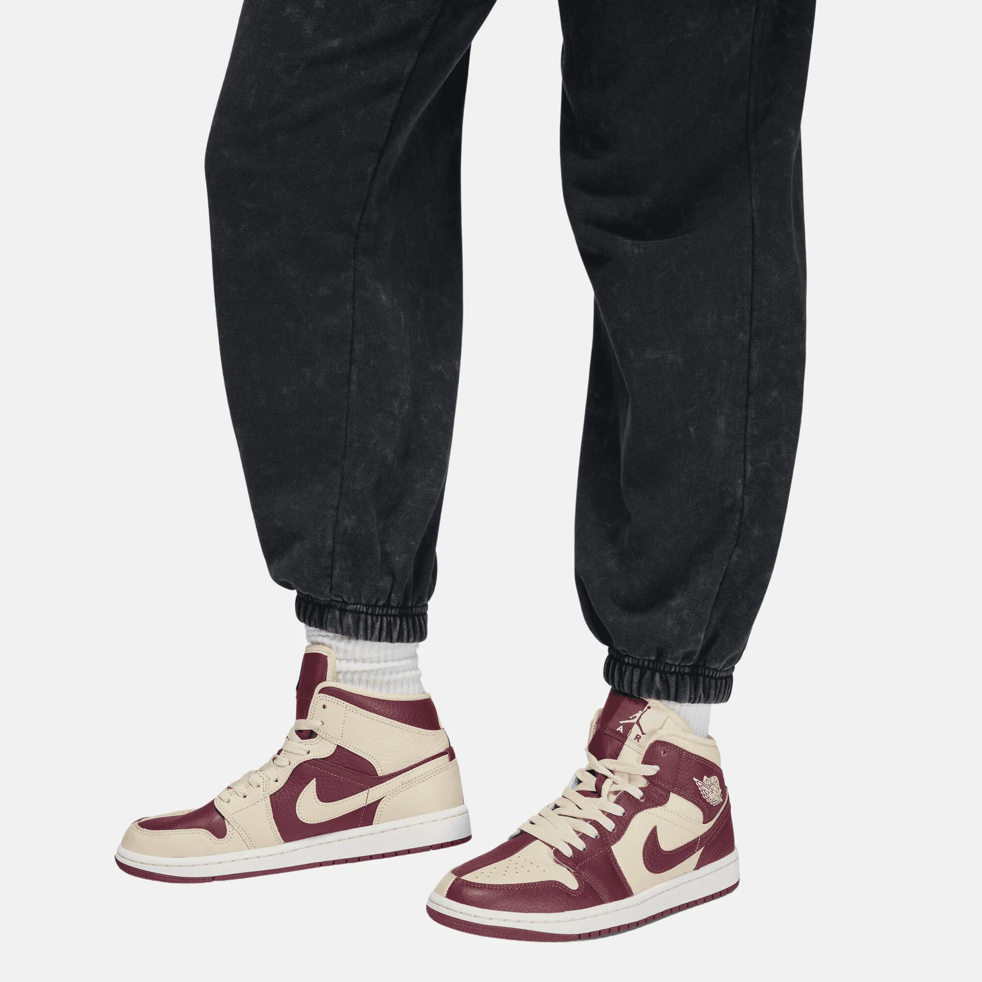 Air Jordan Women's Flight Fleece  Black Washed Fleece Pants